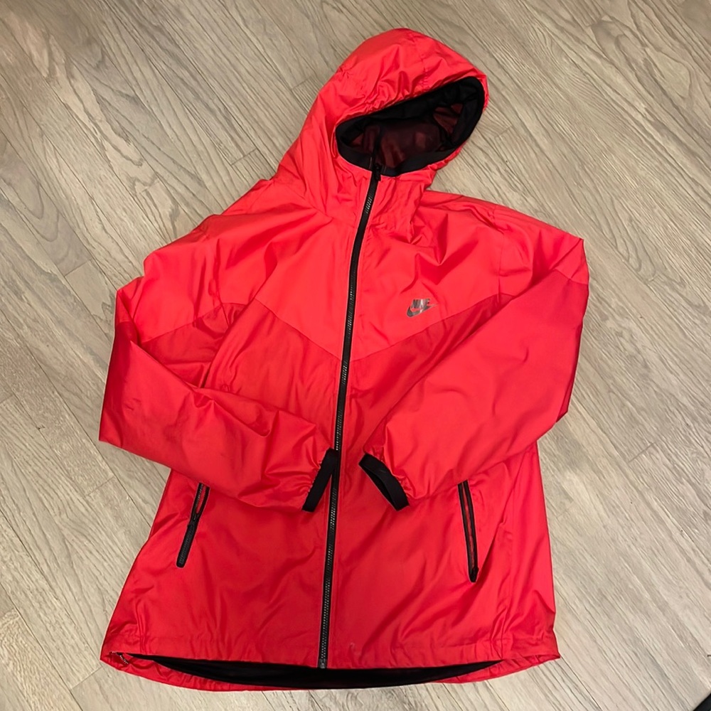 GUC NIKE MENS WINDBREAKER SIZE XL